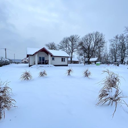 Wygodny Dom Na Ponidziu Z Basenem Villa Wislica Luaran gambar