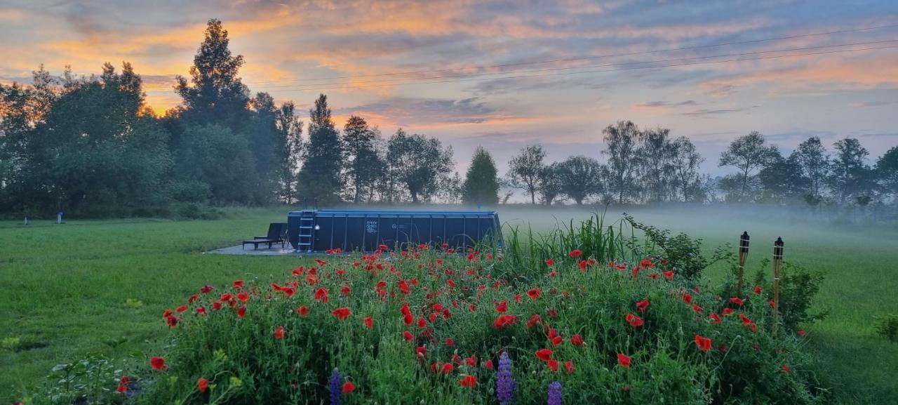 Wygodny Dom Na Ponidziu Z Basenem Villa Wislica Luaran gambar